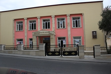 Riad Əhmədovun adına 203 nömrəli tam orta məktəb